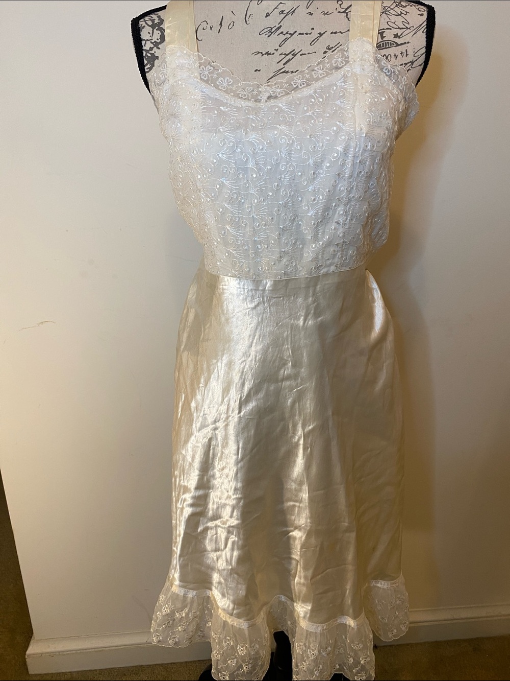 Ivory Lace Bodice Satin full slip Dress handmade in 1940’s - 50’s
